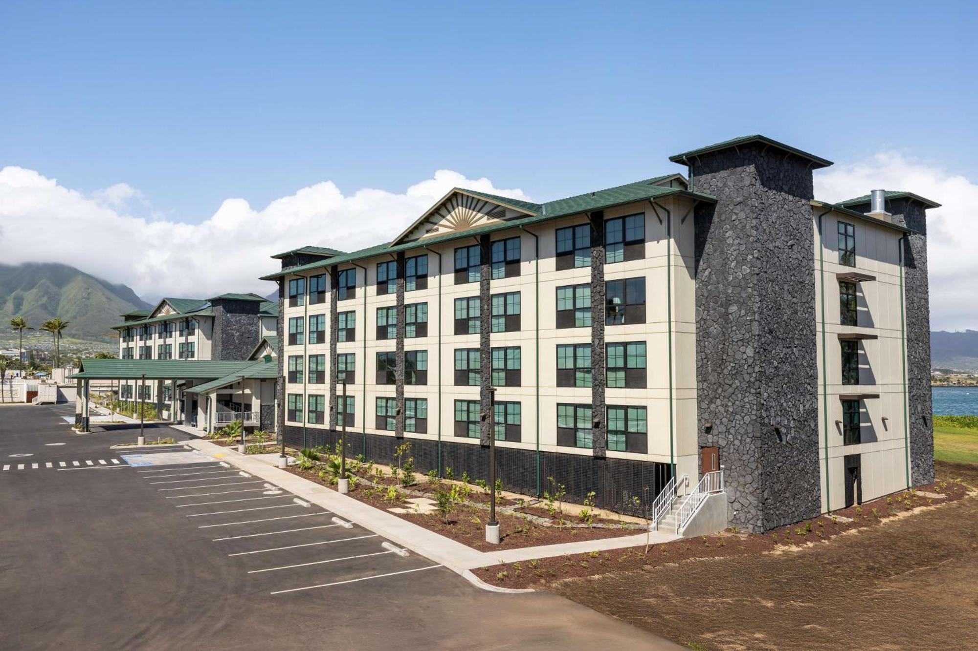 Hampton Inn & Suites Maui North Shore Kahului Exterior photo