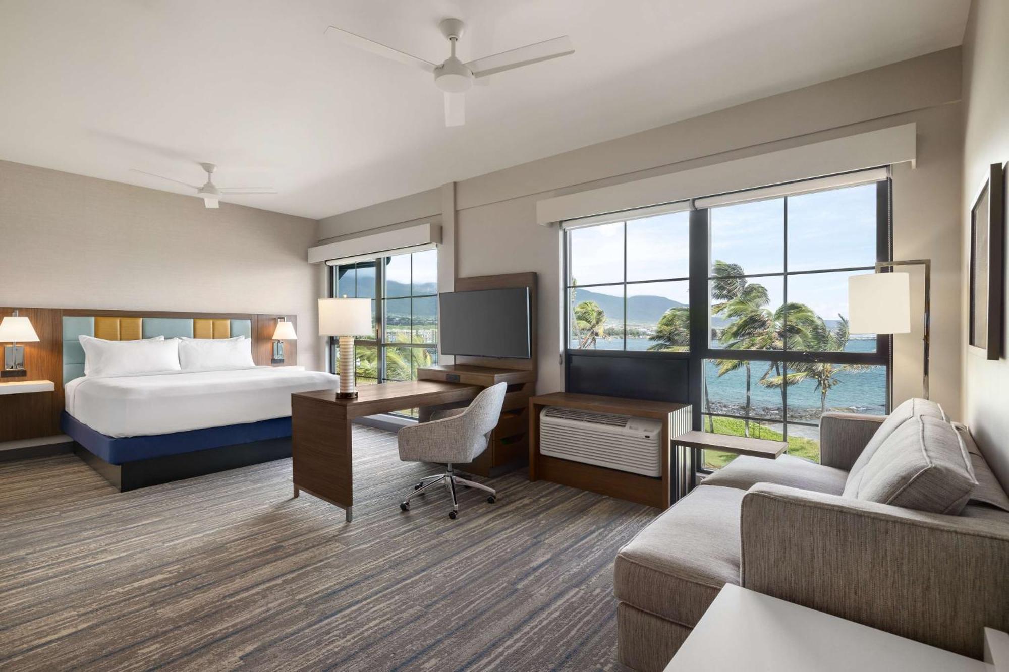 Hampton Inn & Suites Maui North Shore Kahului Exterior photo